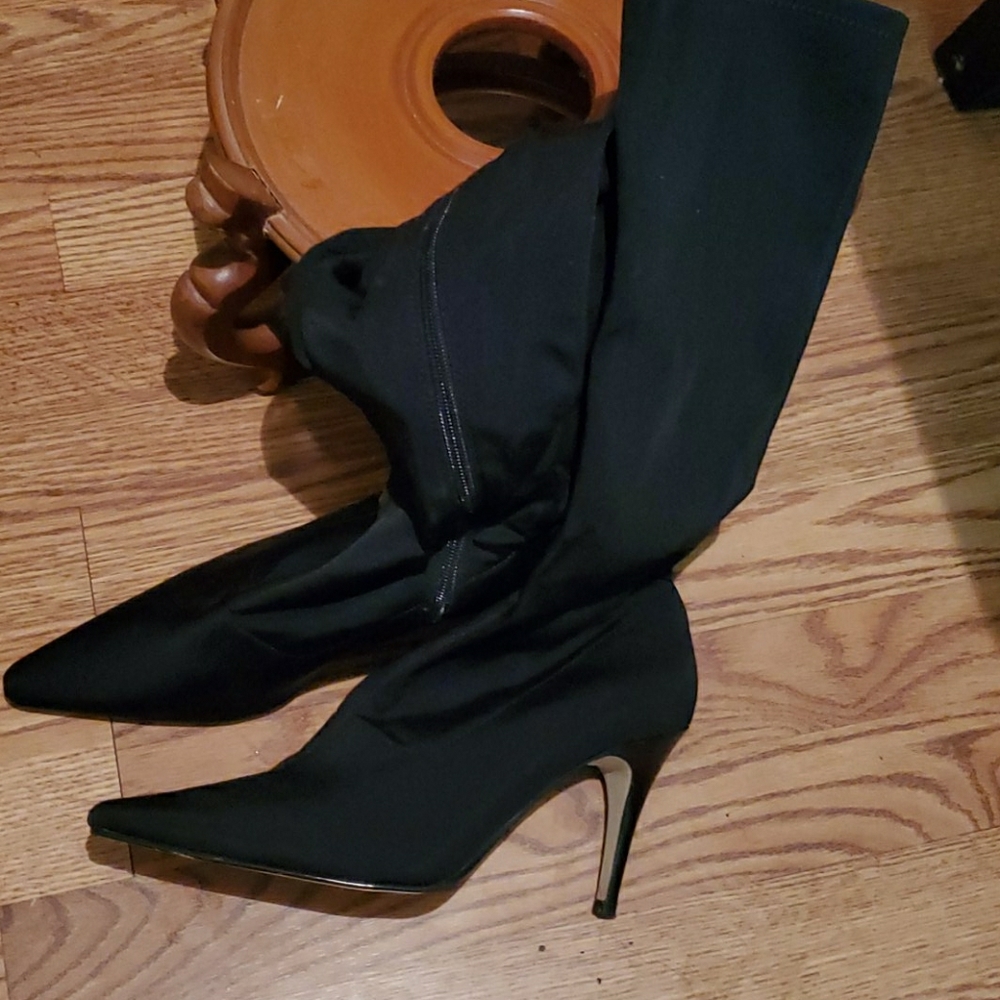Black heel boots